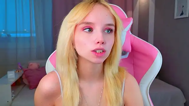 Snapshot of b4by_LoL1 chatting on March 1, 2026, 12:49 pm b4by LoL1 online show from March 1, 2026, 12:49 pm