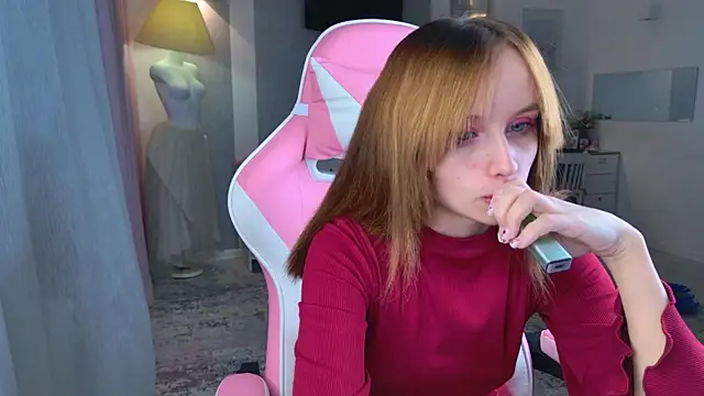 Snapshot of b4by_LoL1 chatting on November 15, 2025, 6:34 pm b4by LoL1 online show from November 15, 2025, 6:34 pm