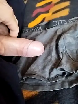 Snapshot of Grig1982 chatting on October 3, 2025, 3:35 pm Grig1982 online show from October 3, 2025, 3:35 pm