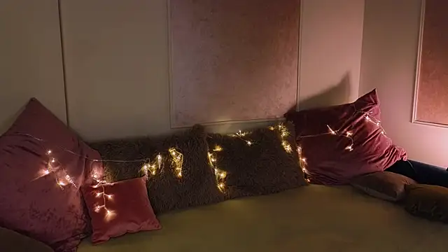 Snapshot of tomorrows_day chatting on November 29, 2025, 9:15 pm tomorrows day online show from November 29, 2025, 9:15 pm