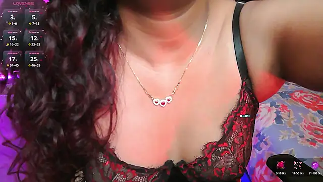 Snapshot of Hot_chocolate__ chatting on May 19, 2026, 5:31 pm Hot chocolate online show from May 19, 2026, 5:31 pm