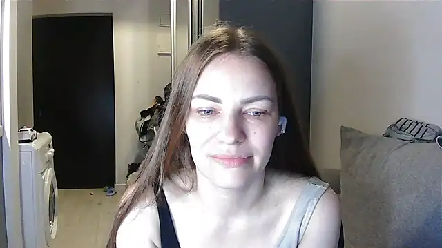 Snapshot of AnnaDiamond1 chatting on July 17, 2026, 9:45 pm AnnaDiamond1 online show from July 17, 2026, 9:45 pm