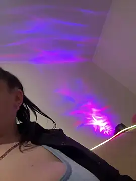 Snapshot of Evelinia chatting on October 29, 2025, 2:49 pm Evelinia online show from October 29, 2025, 2:49 pm