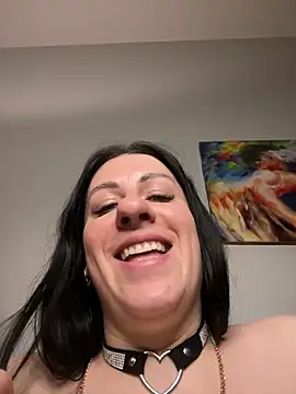 Evelinia online show from February 12, 2025, 3:27 pm