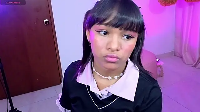 Snapshot of KaattySweet_ chatting on July 4, 2026, 7:29 pm KaattySweet online show from July 4, 2026, 7:29 pm