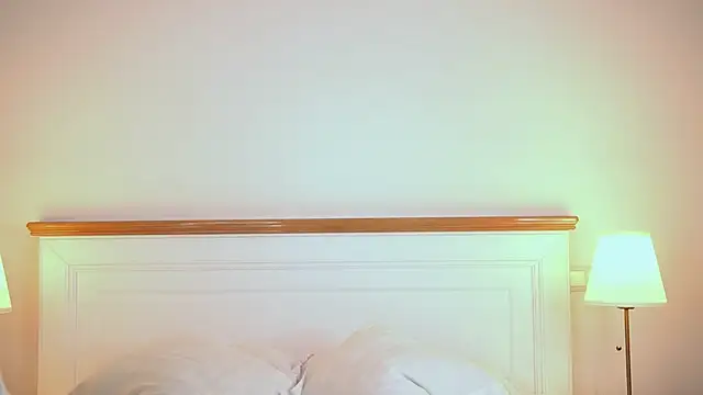 Snapshot of AdelineKing chatting on June 25, 2026, 1:36 am AdelineKing online show from June 25, 2026, 1:36 am