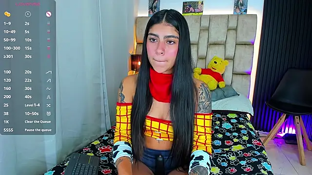 Snapshot of little_sophie18 chatting on October 13, 2025, 10:32 pm little sophie18 online show from October 13, 2025, 10:32 pm