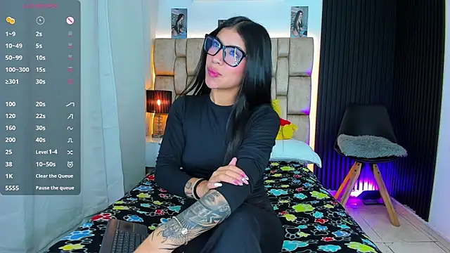 Snapshot of little_sophie18 chatting on November 16, 2025, 9:30 pm little sophie18 online show from November 16, 2025, 9:30 pm