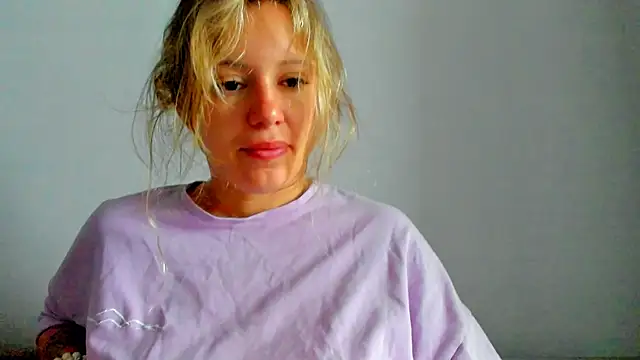 foxy blond online show from May 14, 2026, 12:40 am
