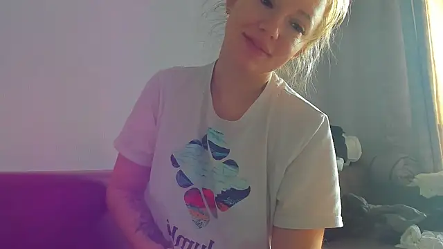 foxy blond online show from May 1, 2026, 12:15 am