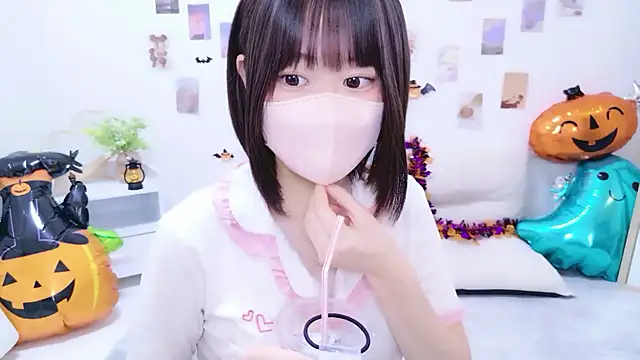 Snapshot of Im_Yu-na chatting on October 29, 2025, 9:14 pm Im Yu-na online show from October 29, 2025, 9:14 pm