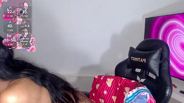 Snapshot of DannaDocell chatting on June 14, 2026, 7:42 am DannaDocell online show from June 14, 2026, 7:42 am