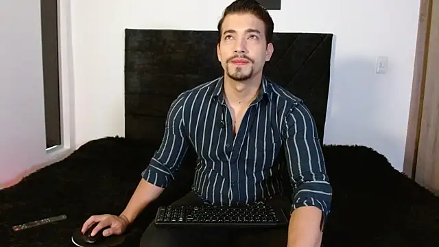 Snapshot of Ian_Daviz chatting on June 7, 2026, 2:11 pm Ian Daviz online show from June 7, 2026, 2:11 pm
