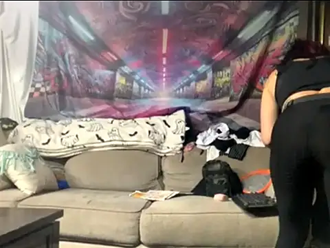 Snapshot of KRYZTALYNXXX chatting on October 5, 2025, 8:05 am KRYZTALYNXXX online show from October 5, 2025, 8:05 am