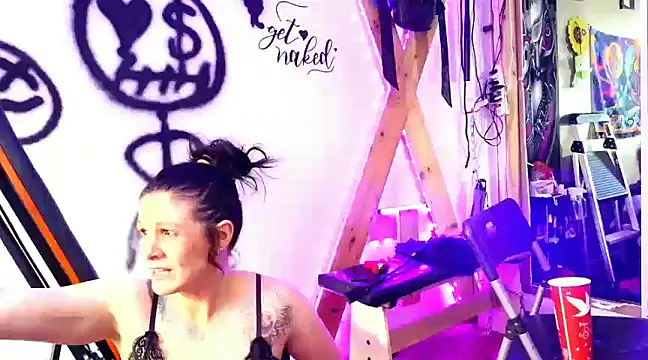 Snapshot of KRYZTALYNXXX chatting on December 8, 2024, 5:01 pm KRYZTALYNXXX online show from December 8, 2024, 5:01 pm