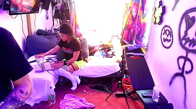 Snapshot of KRYZTALYNXXX chatting on February 23, 2025, 4:35 pm KRYZTALYNXXX online show from February 23, 2025, 4:35 pm