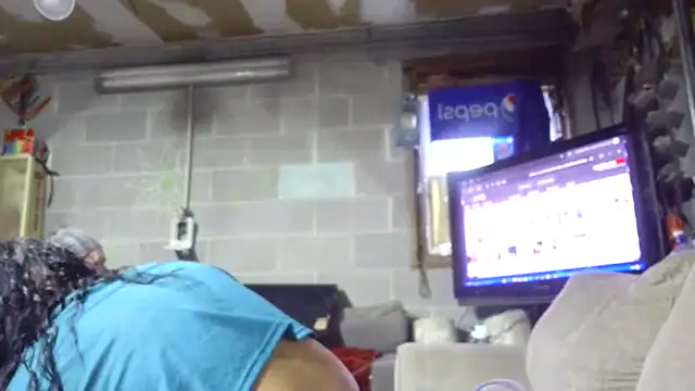 Snapshot of KRYZTALYNXXX chatting on September 10, 2025, 2:49 pm KRYZTALYNXXX online show from September 10, 2025, 2:49 pm