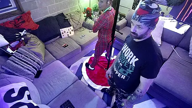 KRYZTALYNXXX online show from December 15, 2025, 10:32 am