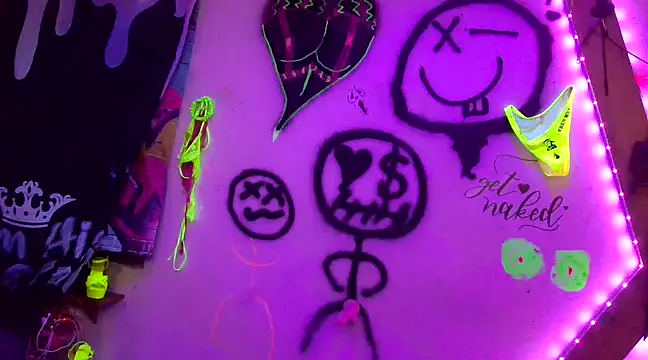 Snapshot of KRYZTALYNXXX chatting on February 27, 2025, 8:35 am KRYZTALYNXXX online show from February 27, 2025, 8:35 am