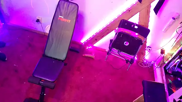 Snapshot of KRYZTALYNXXX chatting on January 1, 2025, 11:05 am KRYZTALYNXXX online show from January 1, 2025, 11:05 am