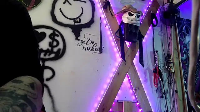 Snapshot of KRYZTALYNXXX chatting on December 27, 2024, 3:48 pm KRYZTALYNXXX online show from December 27, 2024, 3:48 pm