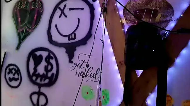 Snapshot of KRYZTALYNXXX chatting on January 7, 2025, 6:35 pm KRYZTALYNXXX online show from January 7, 2025, 6:35 pm