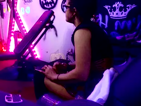 Snapshot of KRYZTALYNXXX chatting on February 27, 2025, 2:43 pm KRYZTALYNXXX online show from February 27, 2025, 2:43 pm