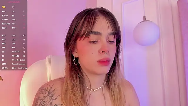 Lucy Vega online show from January 13, 2026, 4:38 am