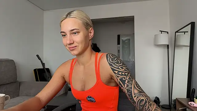 Snapshot of AnneBall chatting on December 1, 2025, 7:20 am AnneBall online show from December 1, 2025, 7:20 am