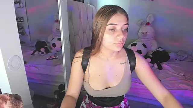 KittyKlum online show from February 10, 2026, 4:06 pm