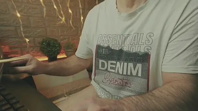 Snapshot of alex-volo chatting on December 14, 2025, 2:07 am alex-volo online show from December 14, 2025, 2:07 am