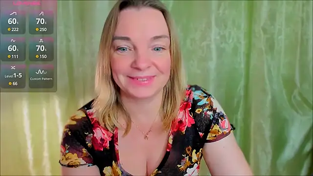 Snapshot of Regina__blue chatting on March 9, 2025, 7:26 pm Regina  blue online show from March 9, 2025, 7:26 pm