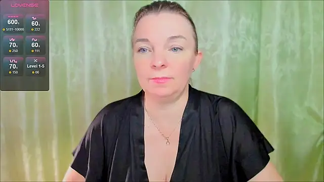 Snapshot of Regina__blue chatting on March 3, 2025, 6:24 pm Regina  blue online show from March 3, 2025, 6:24 pm