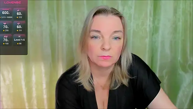 Snapshot of Regina__blue chatting on March 22, 2025, 5:52 pm Regina  blue online show from March 22, 2025, 5:52 pm
