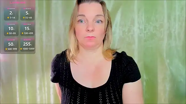 Snapshot of Regina__blue chatting on February 17, 2025, 10:16 pm Regina  blue online show from February 17, 2025, 10:16 pm