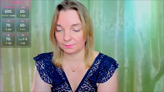 Snapshot of Regina__blue chatting on February 28, 2025, 2:20 pm Regina  blue online show from February 28, 2025, 2:20 pm