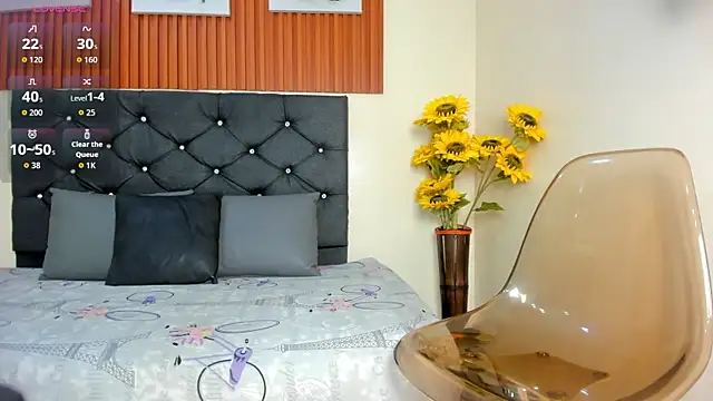 Snapshot of Zoe_pss chatting on October 14, 2025, 8:20 pm Zoe pss online show from October 14, 2025, 8:20 pm