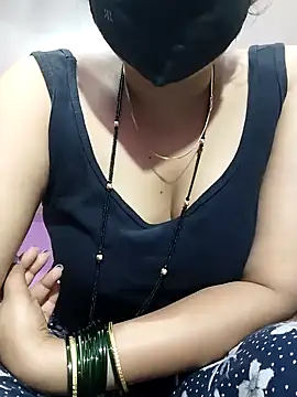Snapshot of Kashish_18 chatting on July 2, 2026, 2:01 pm Kashish 18 online show from July 2, 2026, 2:01 pm