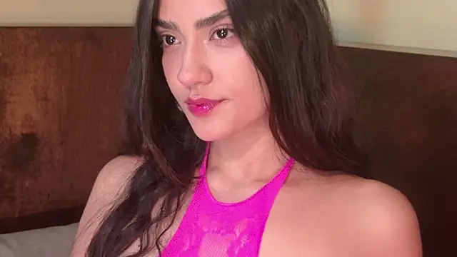 Snapshot of SeleneeEvanss chatting on October 4, 2025, 5:09 am SeleneeEvanss online show from October 4, 2025, 5:09 am