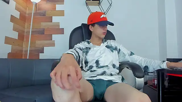 Snapshot of Kenbils chatting on February 18, 2025, 4:03 pm Kenbils online show from February 18, 2025, 4:03 pm