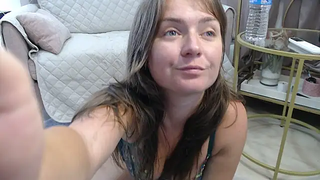 Snapshot of fallongrayxo chatting on May 18, 2026, 4:01 pm fallongrayxo online show from May 18, 2026, 4:01 pm