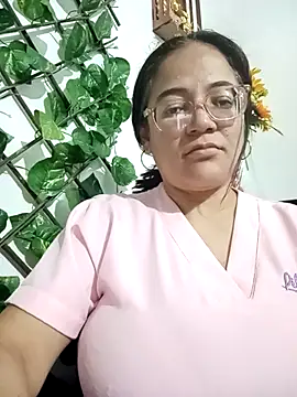 skarleth001 online show from September 28, 2025, 1:23 am