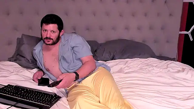 boytoyfrindles online show from June 3, 2026, 7:51 pm