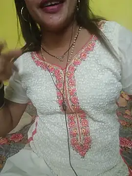 Snapshot of Sexyranibhabhi chatting on June 13, 2026, 3:32 pm Sexyranibhabhi online show from June 13, 2026, 3:32 pm