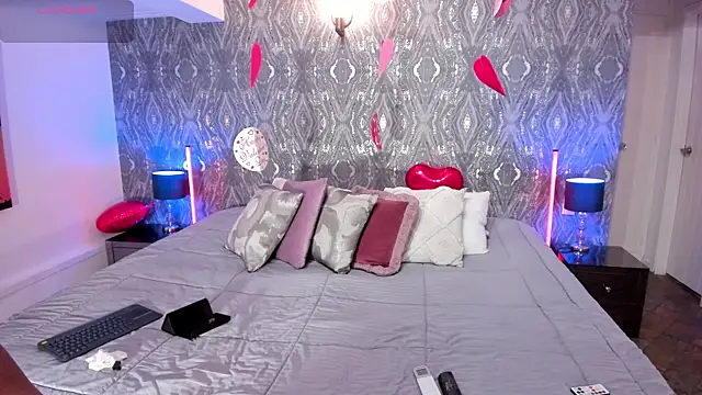 NaomiAsha online show from February 17, 2026, 3:37 am