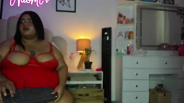 Snapshot of NaomiAsha chatting on June 5, 2026, 12:33 pm NaomiAsha online show from June 5, 2026, 12:33 pm