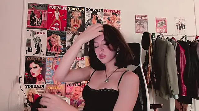 Niky  Jess online show from October 9, 2025, 6:58 am