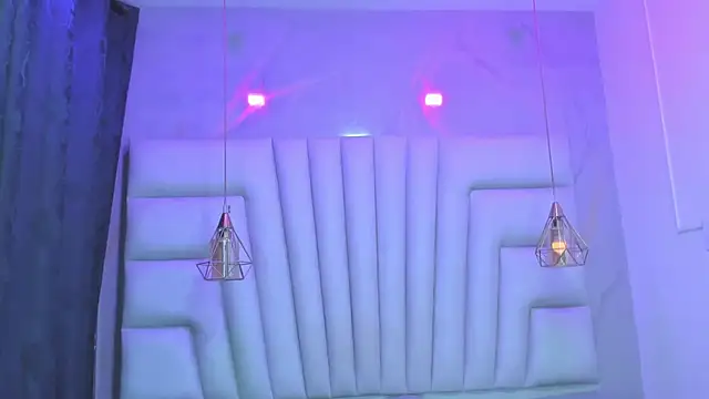 Snapshot of AngelaaCute_ chatting on March 28, 2026, 7:04 pm AngelaaCute online show from March 28, 2026, 7:04 pm