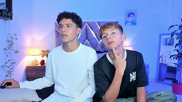 nickolas moon online show from November 24, 2025, 6:52 pm