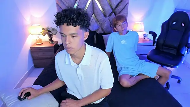 nickolas moon online show from November 16, 2025, 6:01 pm